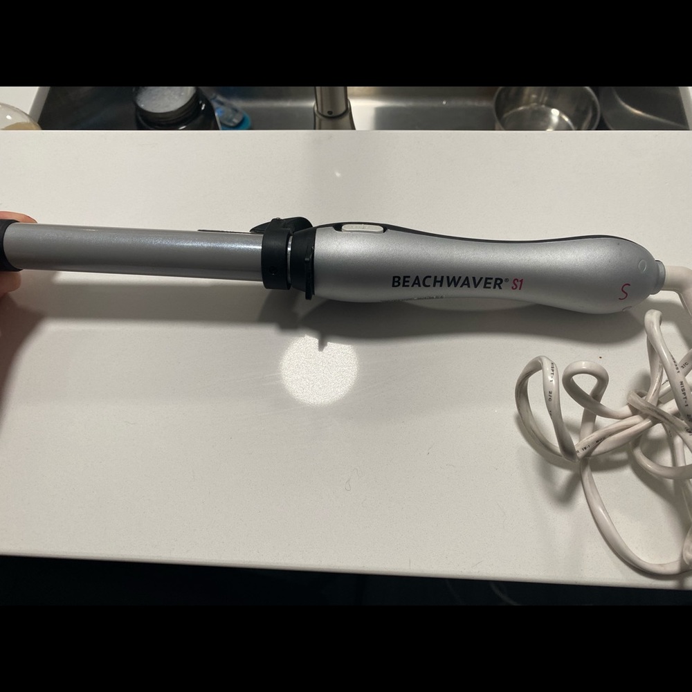 Beach waver curling iron